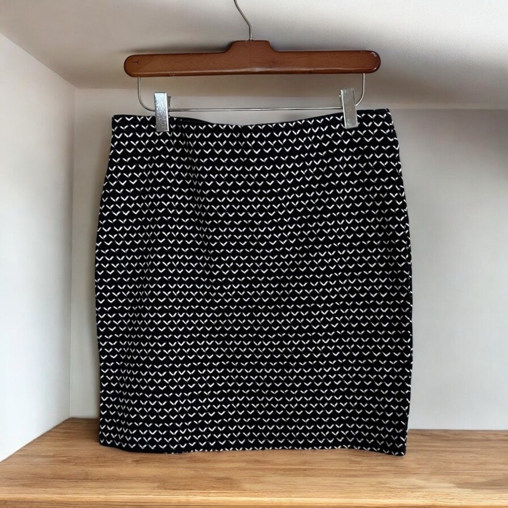 LOFT Women's Black  White Medium Patterned Pencil Skirt Career‎ Work Office